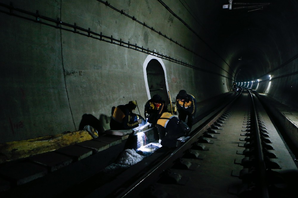 红桥铁路运营隧道病害现状